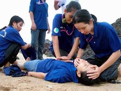 Cách sơ cấp cứu với người suy hô hấp cấp
