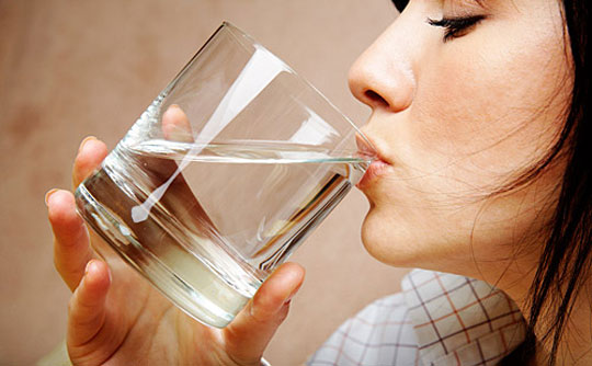 Nên uống nước như thế nào để giảm béo? 1