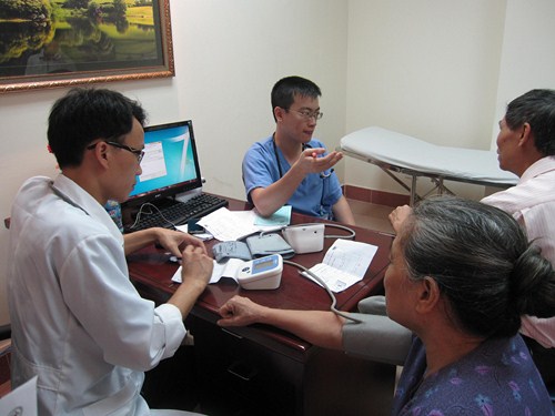 Hưởng ứng ngày thế giới phòng chống tăng huyết áp 17-05-2013 3