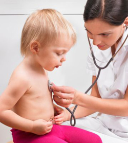 Trẻ bị viêm phế quản phổi dễ gặp nguy hiểm 1