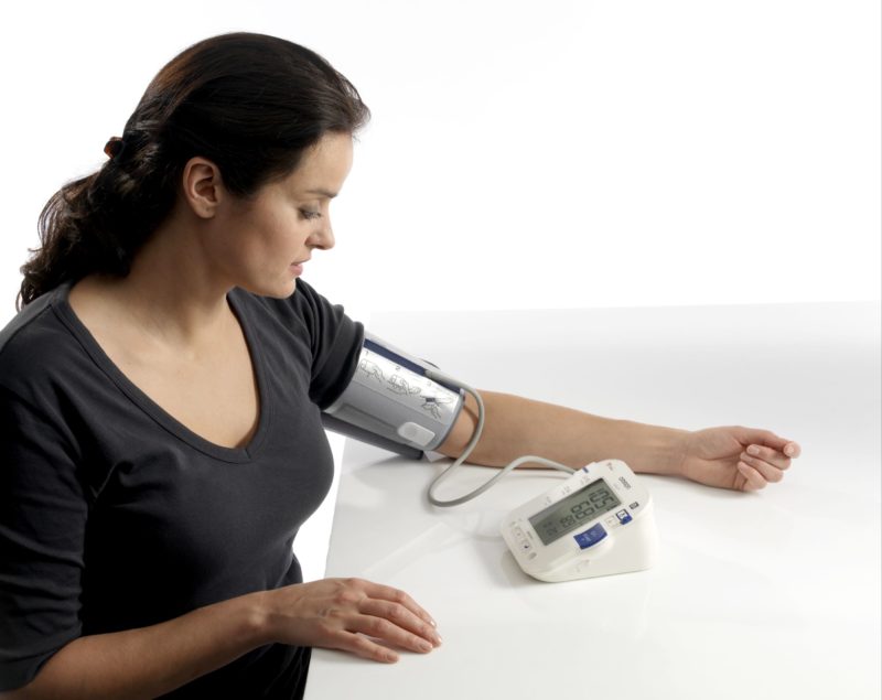 Vì sao bạn nên theo dõi huyết áp tại nhà? 1