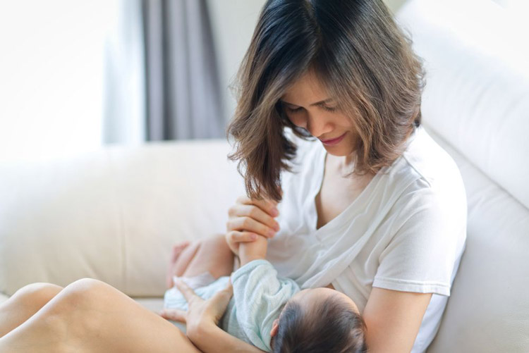Mách mẹ các cách làm tiêu đờm ở trẻ sơ sinh tại nhà dễ thực hiện 1